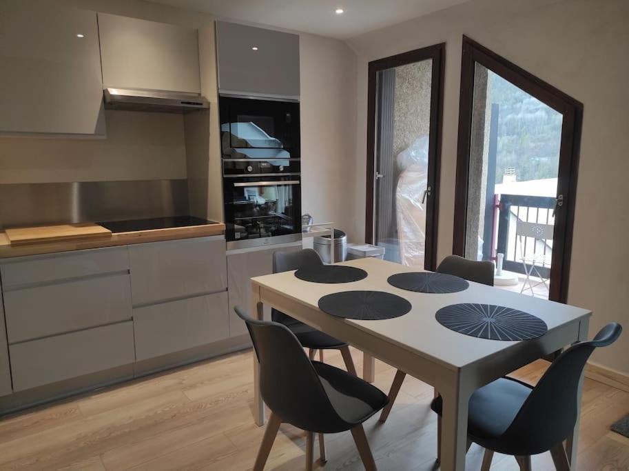 Appartement Vue Montagne, Cosy Et Chaleureux Briançon Dış mekan fotoğraf